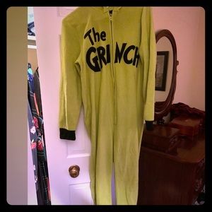 The Grinch adult sleeper jumper onesie sz large
